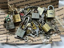 Lote de fechaduras e chaves vintage Master, Yale, bronze de proteção e diversos. Chaves comprar usado  Enviando para Brazil