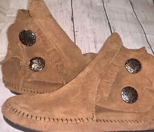 Minnetonka Tan Two Button Hardsole Moccasin 442 Shoes Women’s 8 for sale  Shipping to South Africa