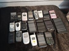 Bulk Lot (21)x For PARTS UNTESTED- Old Smart Flip Phones - Motorola Burner for sale  Shipping to South Africa