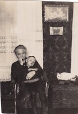Fotografia instantânea vintage sala de estar de gato de estimação senhora e menino comprar usado  Enviando para Brazil