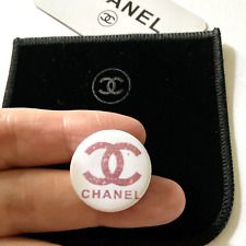 Chanel badge pochette d'occasion  Montpellier-