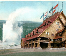 Postal Old Faithful & Inn Flags Phostint del Parque Nacional de Yellowstone A7 segunda mano  Embacar hacia Argentina