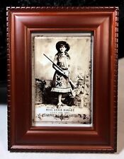 Annie Oakley Sharpshooter Velho Oeste Selvagem Rifle 6.5"x8.5" impressão De Foto Emoldurada comprar usado  Enviando para Brazil