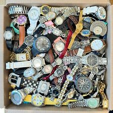 Lote de ~220 relógios 20 libras homens/mulheres, Genebra, Sharp, Gossip, Kessaris, Embaixada comprar usado  Enviando para Brazil