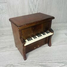 Conjunto vintage revestido de piano de madeira de 6 montanhas-russas dentro de uma caixa em forma de piano comprar usado  Enviando para Brazil