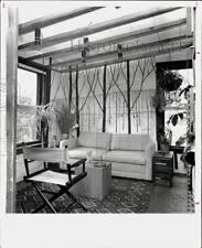 1976 Press Photo sofá para sala de estar que funciona como cama à noite. - HPA12527 comprar usado  Enviando para Brazil