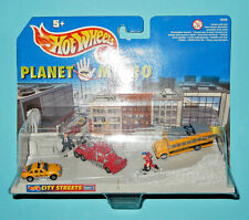 HotWheels Planet Micro - CITY STREETS Series 1 - Tow truck Schoolbus Taxi cab segunda mano  Embacar hacia Argentina