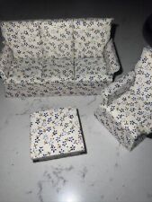 Juego de 3 muebles de colección con estampado floral de tela cubierta de madera sofá casa de muñecas, usado segunda mano  Embacar hacia Argentina