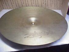 1 "SÍMBOLO DE CONCIERTO ZILDJIAN AVEDIS 16"" DE COLECCIÓN BONITO RESISTENTE", usado segunda mano  Embacar hacia Argentina