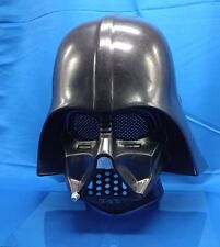Casco/máscara de plástico duro Darth Vader ""Star Wars"" de Disney. Malla en el área de los ojos. segunda mano  Embacar hacia Argentina