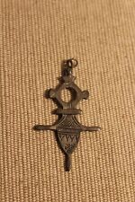 Ancien pendentif croix d'occasion  Marseille VII