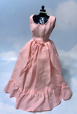Ropa para muñeca Barbie: vestido rosa y collar de perlas sin etiquetar segunda mano  Embacar hacia Mexico