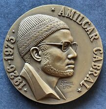 Usado, Hermosa medalla de bronce antigua y rara con altos relieves de Amílcar Cabral segunda mano  Embacar hacia Argentina