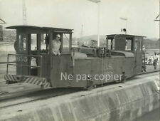 PANAMA vers 1960 une locomotive du canal photo 18 x 23,9 cm par V. Borlandelli comprar usado  Enviando para Brazil