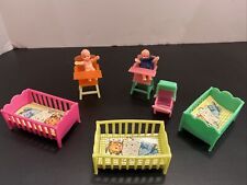 Mini muebles de colección para casa de muñecas cunas, silla alta, cochecito y bebés segunda mano  Embacar hacia Argentina