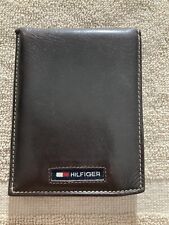Usado, Carteira masculina de couro marrom Tommy Hilfiger cartões de crédito bolsos identificação carteira dobrável comprar usado  Enviando para Brazil