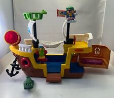 Usado, Barco pirata Fisher Price Little People con 3 figuras segunda mano  Embacar hacia Argentina