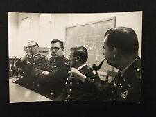 Foto BW vintage c1969 reunião de oficiais militares na Coréia, 3 X 4 1/2” comprar usado  Enviando para Brazil
