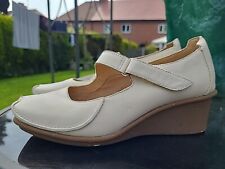 Clarks Size 7 Cream Leather Wedge Shoes for sale  Shipping to South Africa