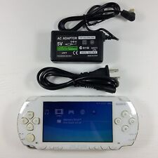 Consola portátil Sony PSP-1000 (blanca) 32 GB y cargador - vendedor de EE. UU. segunda mano  Embacar hacia Argentina