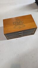 Usado, Caja de almacenamiento de gabinete de madera de 3 cajones con hilo de bordado DMC vintage  segunda mano  Embacar hacia Argentina