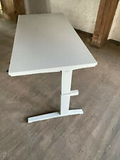 Gebraucht, Manuell höhenverstellbarer Steelcase Schreibtisch, 160 x 80 cm, Weiß, 62-93cm gebraucht kaufen  Grimmen