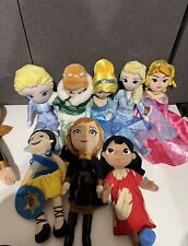 Lote de 8 muñecas de peluche de 16"" de juguete de peluche de 16"" TY, Kohls Cares, Disney y otras princesas segunda mano  Embacar hacia Argentina