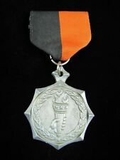 Tocha de mão SPORTS AWARD MEDALLION em relevo laranja fita preta comprar usado  Enviando para Brazil