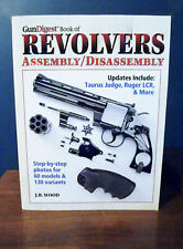 Conjunto de revólveres Gun Digest desmontagem livro de madeira 2011, usado comprar usado  Enviando para Brazil