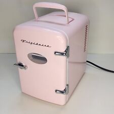 Refrigerador de bebidas pessoal retrô portátil Frigidaire 6 latas, EFMIS129, rosa, usado comprar usado  Enviando para Brazil