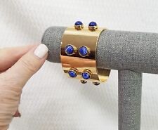 Bracelete modernista polido tom dourado e sodalita azul miçangas punho largo comprar usado  Enviando para Brazil