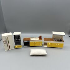 Vintage Tomy Casa de Bonecas Menor Casa Cozinha Pia Fogão Geladeira Microondas Forno comprar usado  Enviando para Brazil