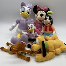 Lote de 6 peluches Disney Daisy, Minnie, Pluto, Bambi, Goofy Disney Store, usado segunda mano  Embacar hacia Argentina