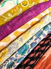 Paquete de chatarra de 10 yardas de piezas de tela de seda crepe de colección restos de sari, usado segunda mano  Embacar hacia Argentina