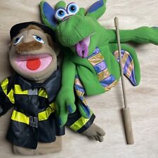 Melissa & Doug Firefighter Chief Walter Blaze And Smolder Dragon Puppets 14" comprar usado  Enviando para Brazil