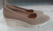 CLARKS SIZE 5.5 D TAUPE NUBUCK WEDGE HEEL.  00042524B275 for sale  Shipping to South Africa