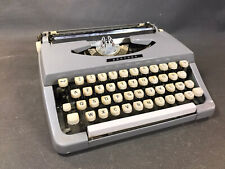 Ancienne machine écrire d'occasion  La Côte-Saint-André