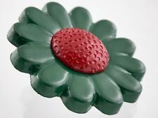 Prenda vintage de plástico moldeado verde flor roja con botón 1 in patrón floral 194B segunda mano  Embacar hacia Argentina
