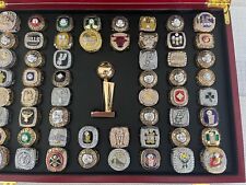 Usado, Juego de 56 anillos y trofeos del campeonato de la NBA - con caja de exhibición segunda mano  Embacar hacia Argentina
