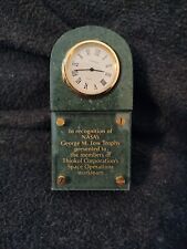 George M. Low Trophy NASA Thiokol Reloj Espacial Mármol Programa Espacial Coleccionable segunda mano  Embacar hacia Argentina