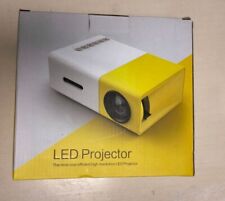 Videoproiettore led projector usato  Ardea