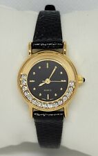 Deslumbrante relógio de quartzo analógico feminino Avon pulseira de couro preto tom dourado E5 comprar usado  Enviando para Brazil
