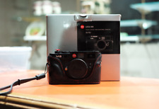Leica with case d'occasion  Expédié en Belgium