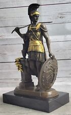 Escultura de guerrero romano de bronce genuino hecha a mano espada dorada escudo estatua segunda mano  Embacar hacia Argentina