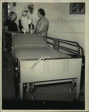 1967 Press Photo Evergreen Auxiliary deu cama de hospital para casa para incuráveis comprar usado  Enviando para Brazil