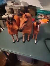 3 estábulos vintage de fita azul rancho quarto cavalo brinquedo figura castanha  comprar usado  Enviando para Brazil