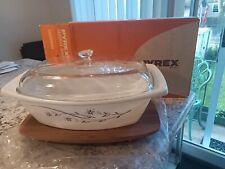 Used, VTG PYREX #5863 CASSEROLE SERVER SET GOLD DESIGN 4QT SOLID WALNUT TRAY- OPEN BOX for sale  Shipping to South Africa