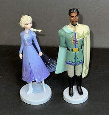 Estatueta Disney Frozen brinquedo tenente Mattias & Elsa enfeite de bolo PVC 4” comprar usado  Enviando para Brazil
