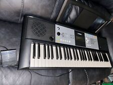 Teclado eletrônico YAMAHA PSR-E233 MIDI com pedal de sustentação e adaptador A/C, descanso, usado comprar usado  Enviando para Brazil