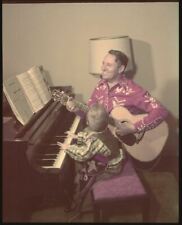 Gene Autry and son foto original 4x5 transparência em casa com guitarra e piano comprar usado  Enviando para Brazil